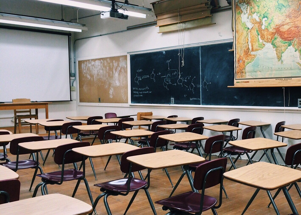 Classroom, school, education — Professors - Strategically Manage Your College Courses - Teaching Large Classes that Feel Smal